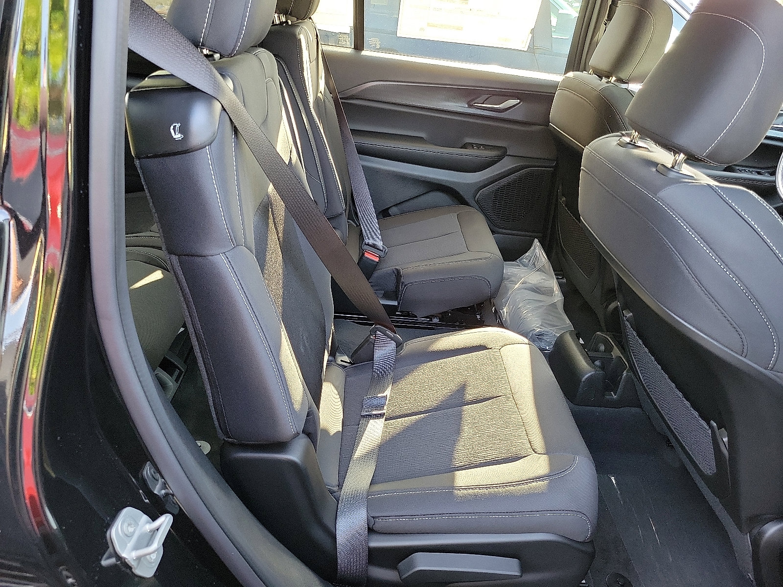 2025 Jeep Grand Cherokee Laredo X photo 14