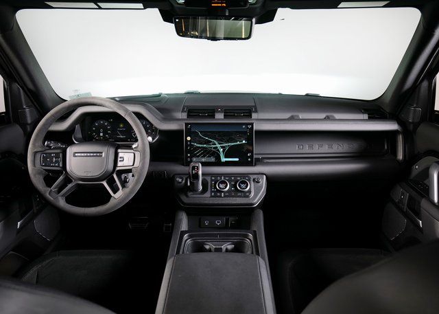 2023 Land Rover Defender 110 V8 photo 4