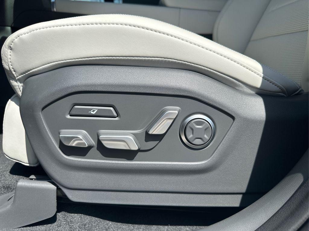 2025 Hyundai Santa Fe Calligraphy photo 15