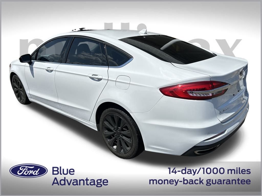 2020 Ford Fusion SE photo 3