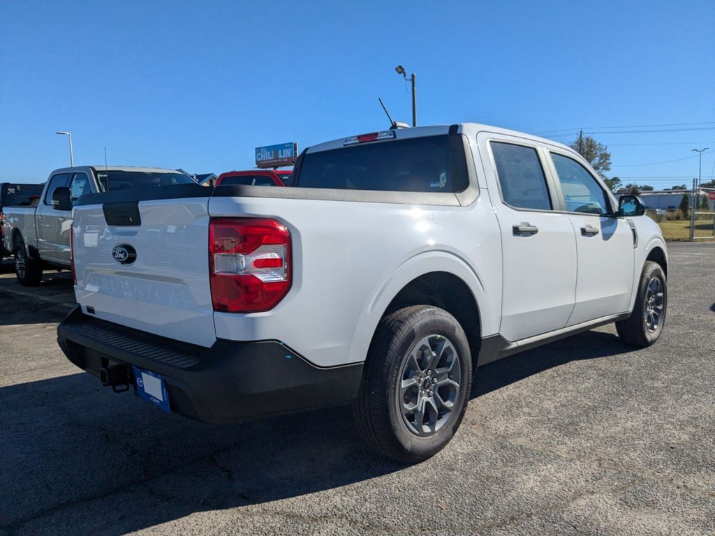 2025 Ford Maverick XLT photo 3