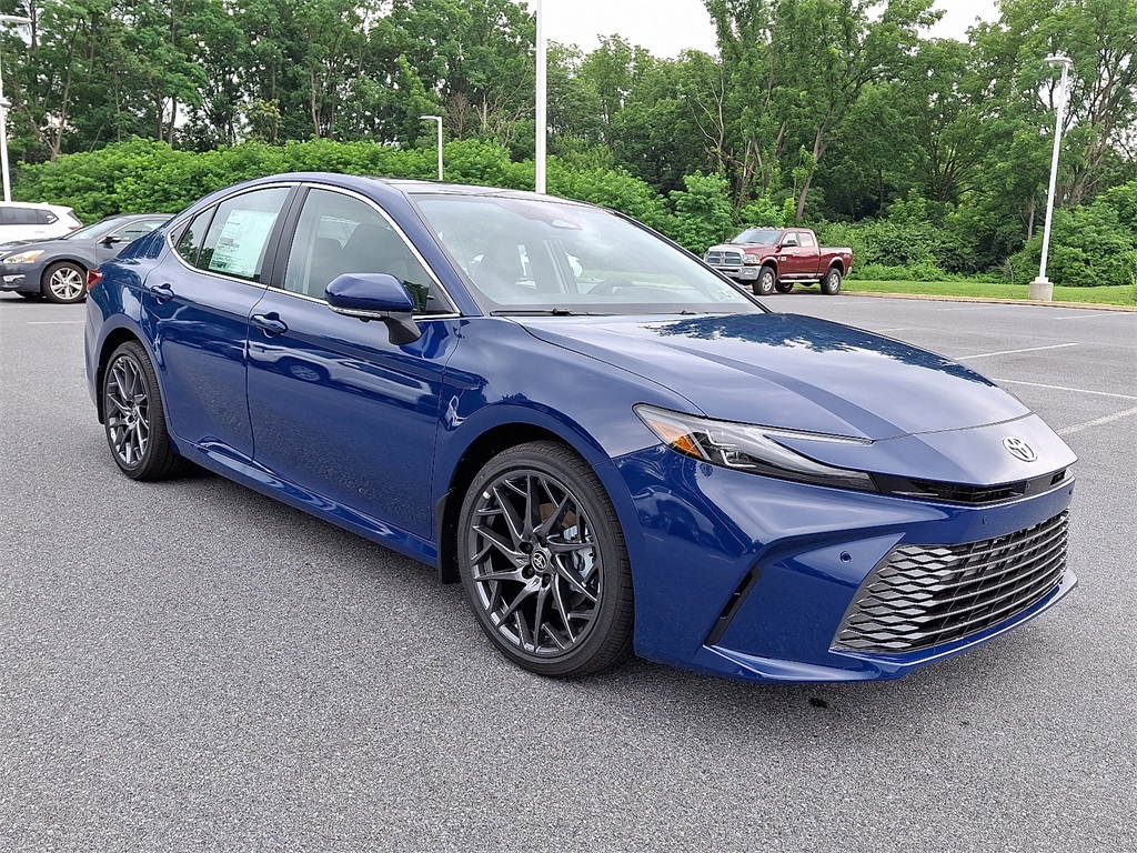 2025 Toyota Camry XLE photo 3