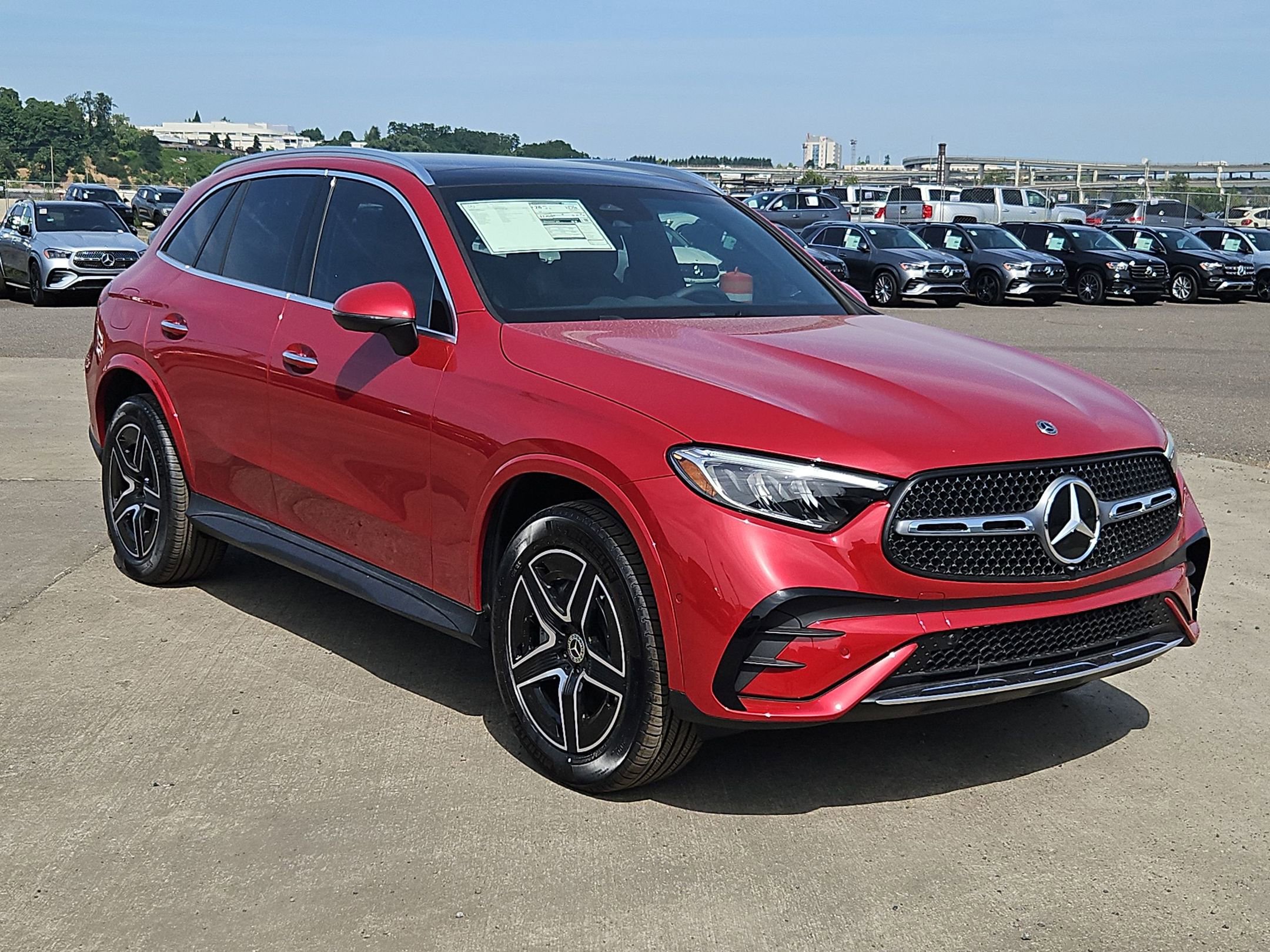 2025 Mercedes Benz GLC 300 4MATIC photo 3