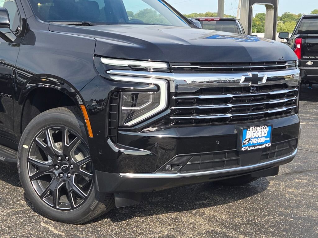 2025 Chevrolet Tahoe LT photo 2