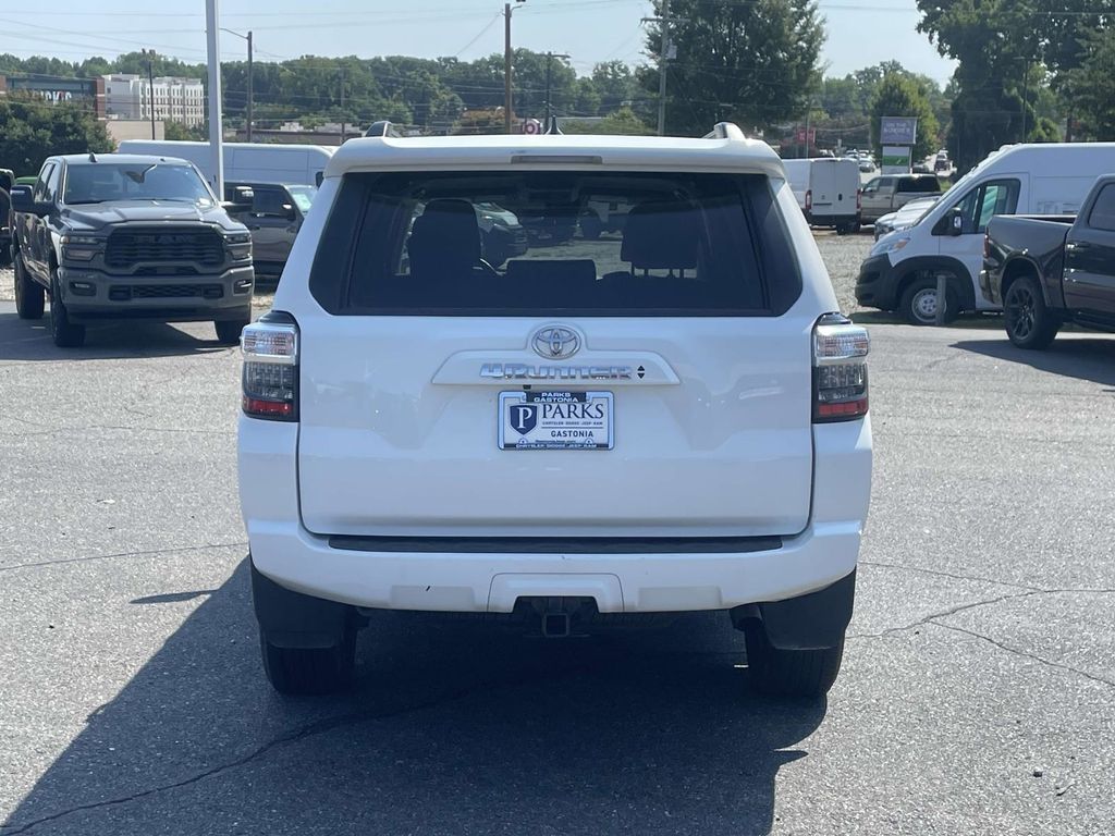 2024 Toyota 4Runner SR5 Premium photo 4
