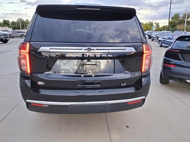 2021 Chevrolet Suburban LT photo 5