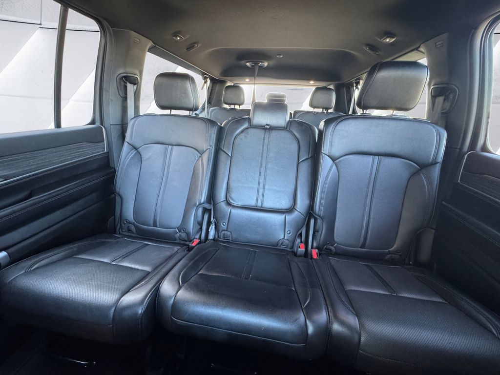 2024 Jeep Wagoneer L Series II photo 18