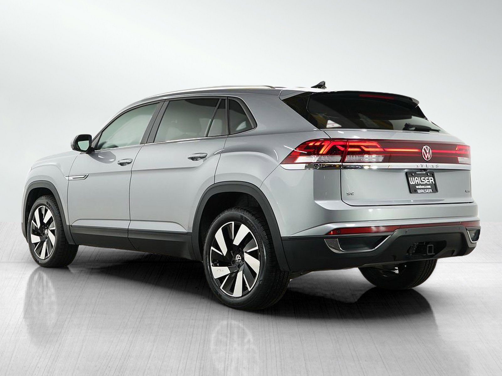 2024 Volkswagen Atlas Cross Sport SE Technology photo 2