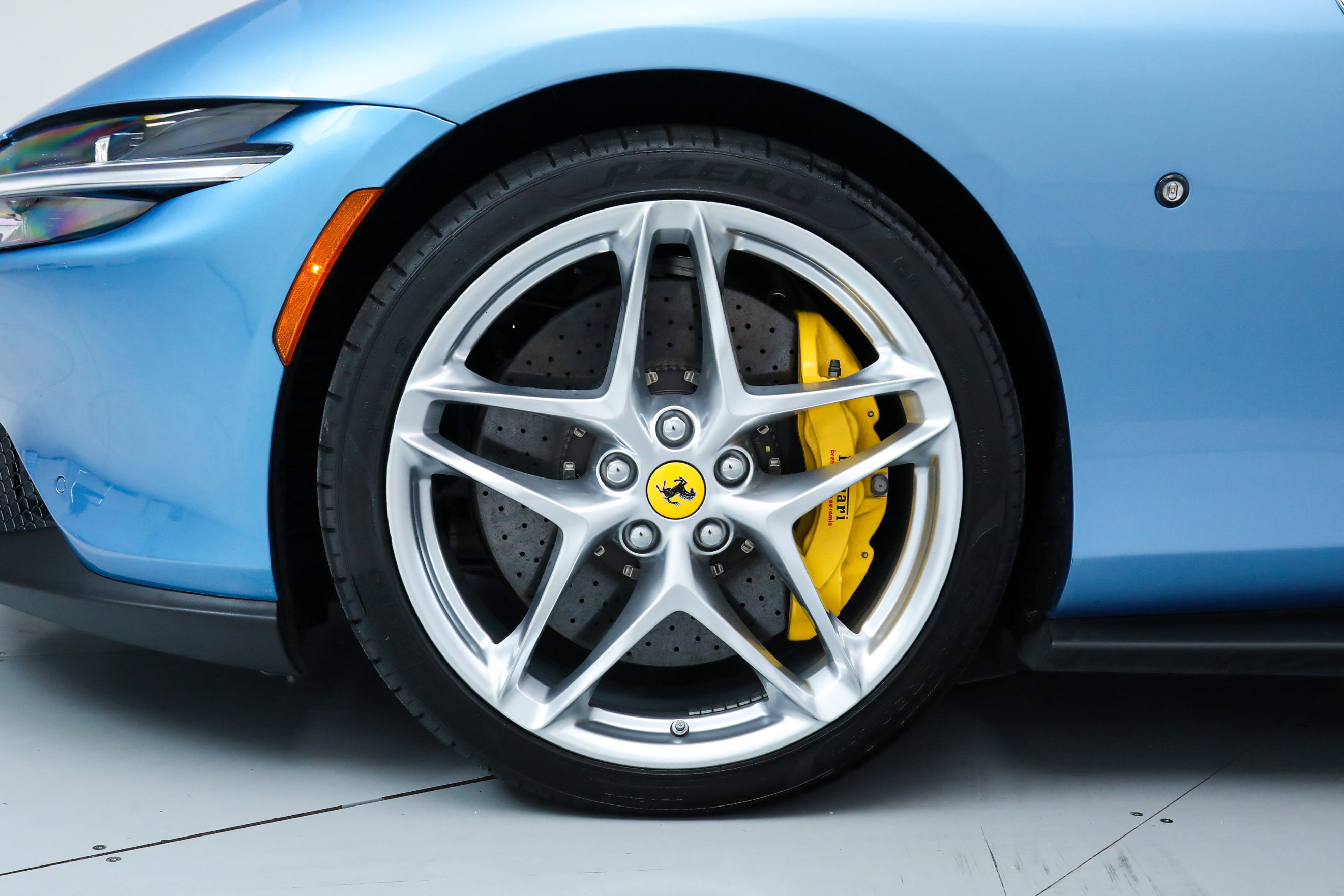 2025 Ferrari Roma Spider photo 39
