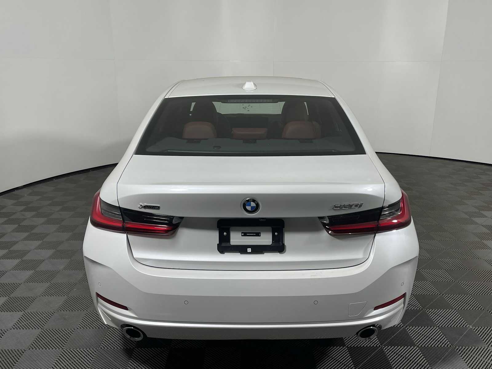 2025 Bmw 330i xDrive photo 2