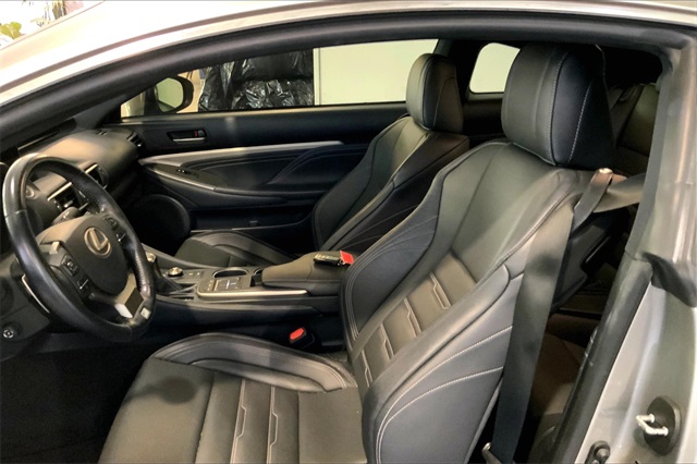 2017 Lexus RC 200t photo 23