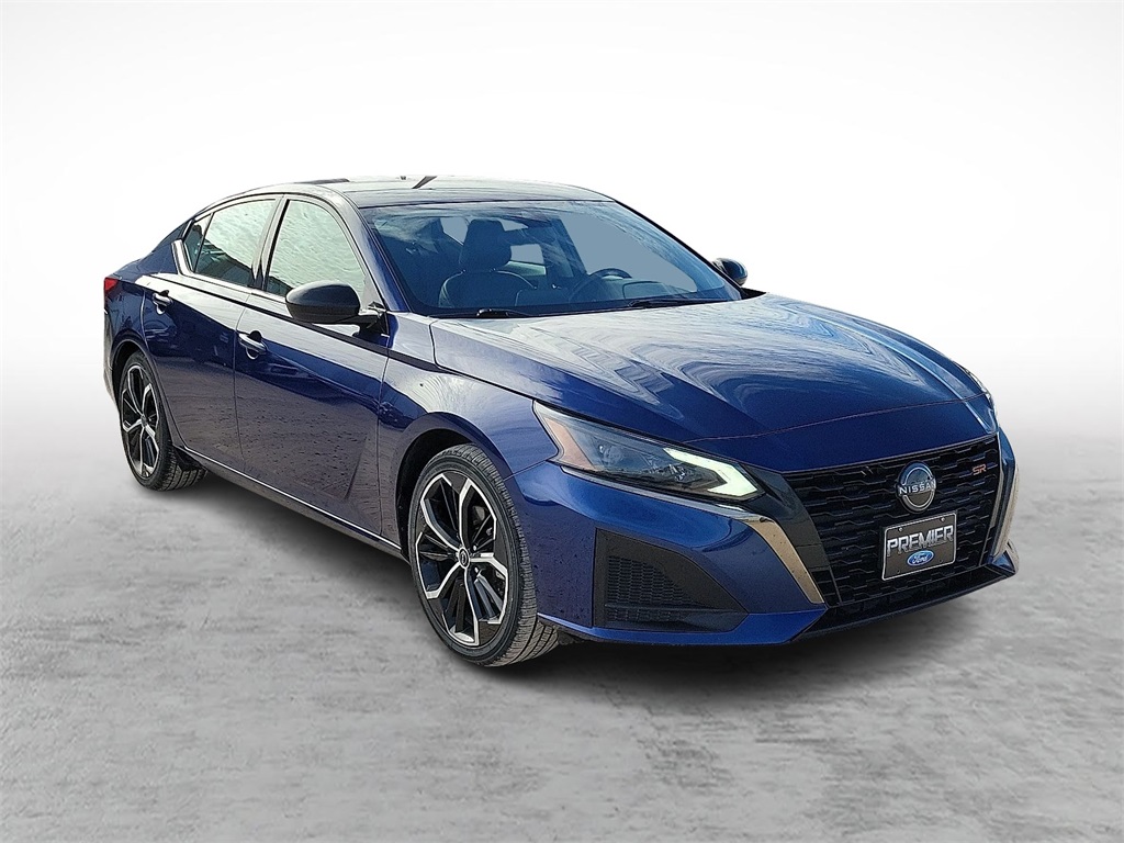 2024 Nissan Altima SR's photo