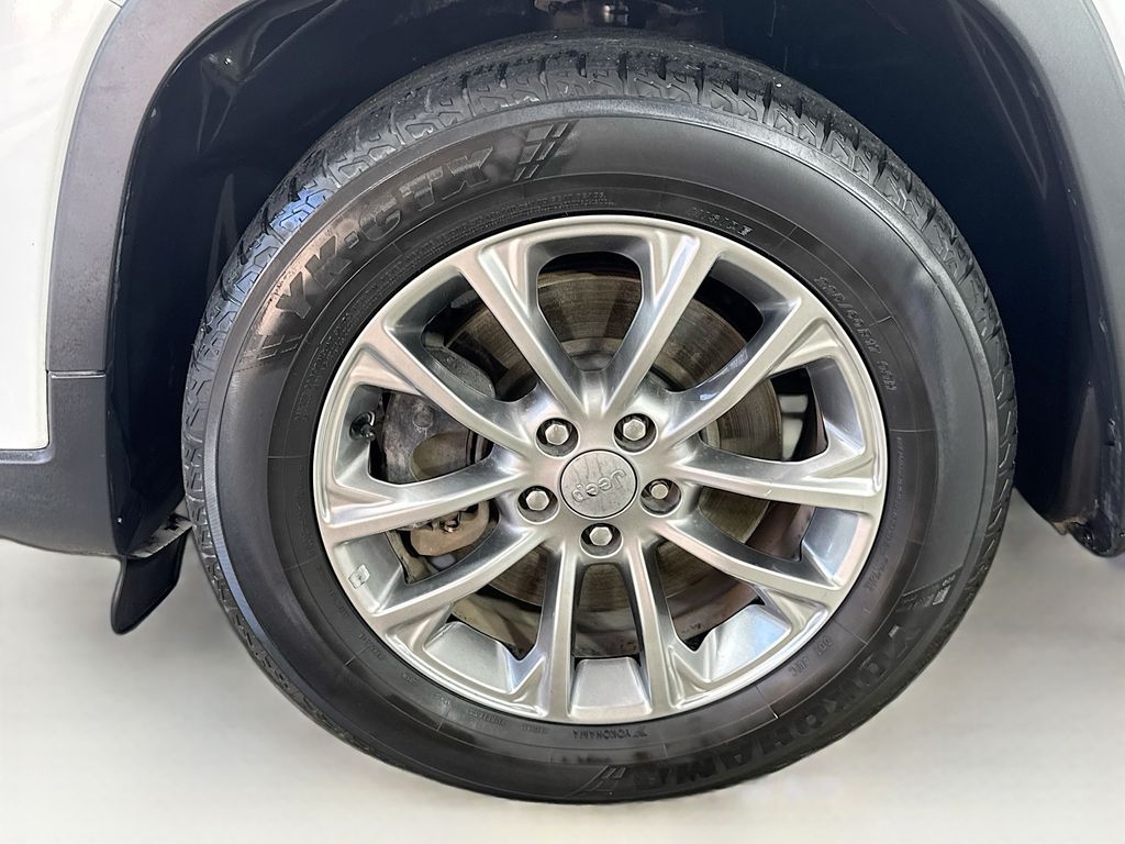 2019 Jeep Cherokee Latitude photo 34