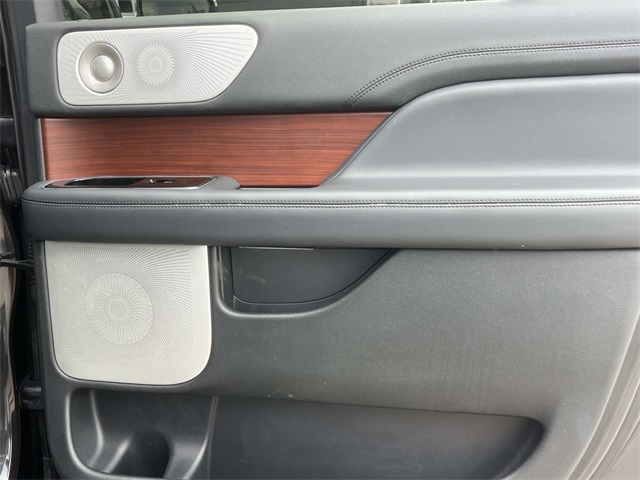 2022 Lincoln Navigator L Reserve photo 24