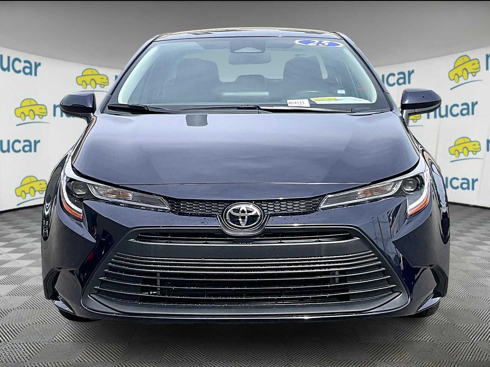 2025 Toyota Corolla LE photo 2