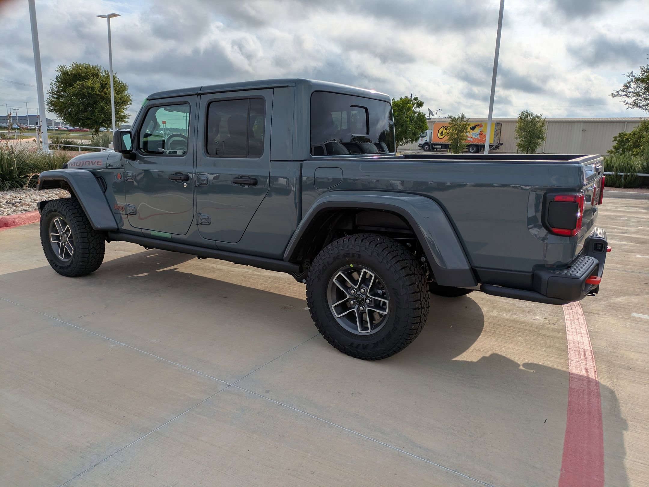 2025 Jeep Gladiator Mojave photo 6