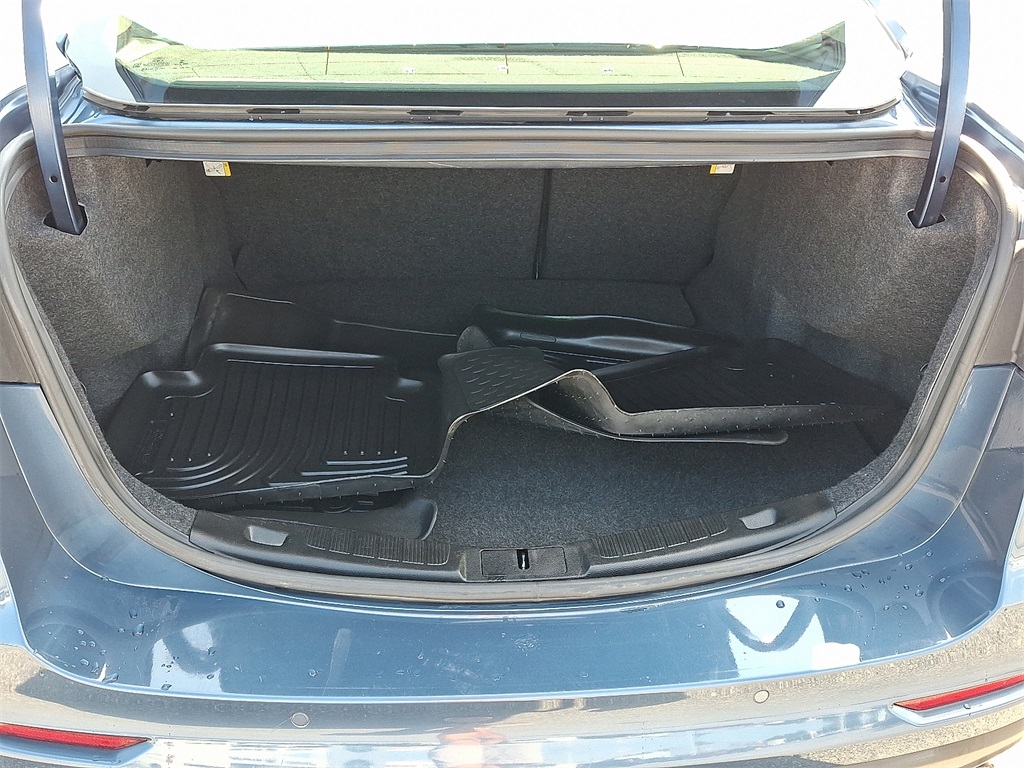 2019 Ford Fusion SE photo 23