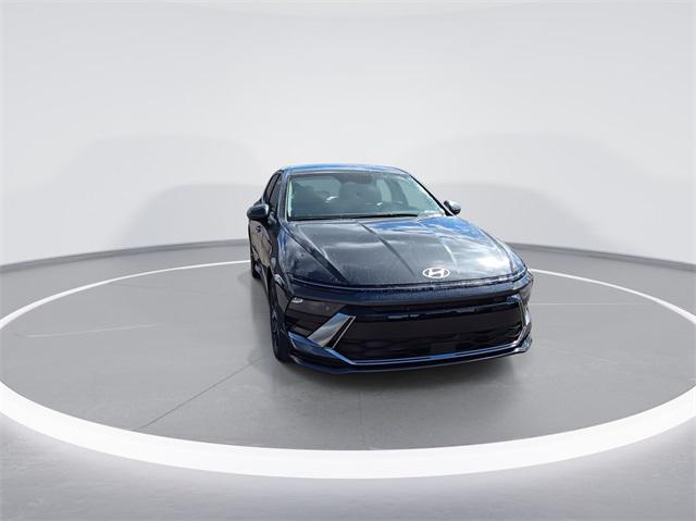2025 Hyundai Sonata SEL photo 3