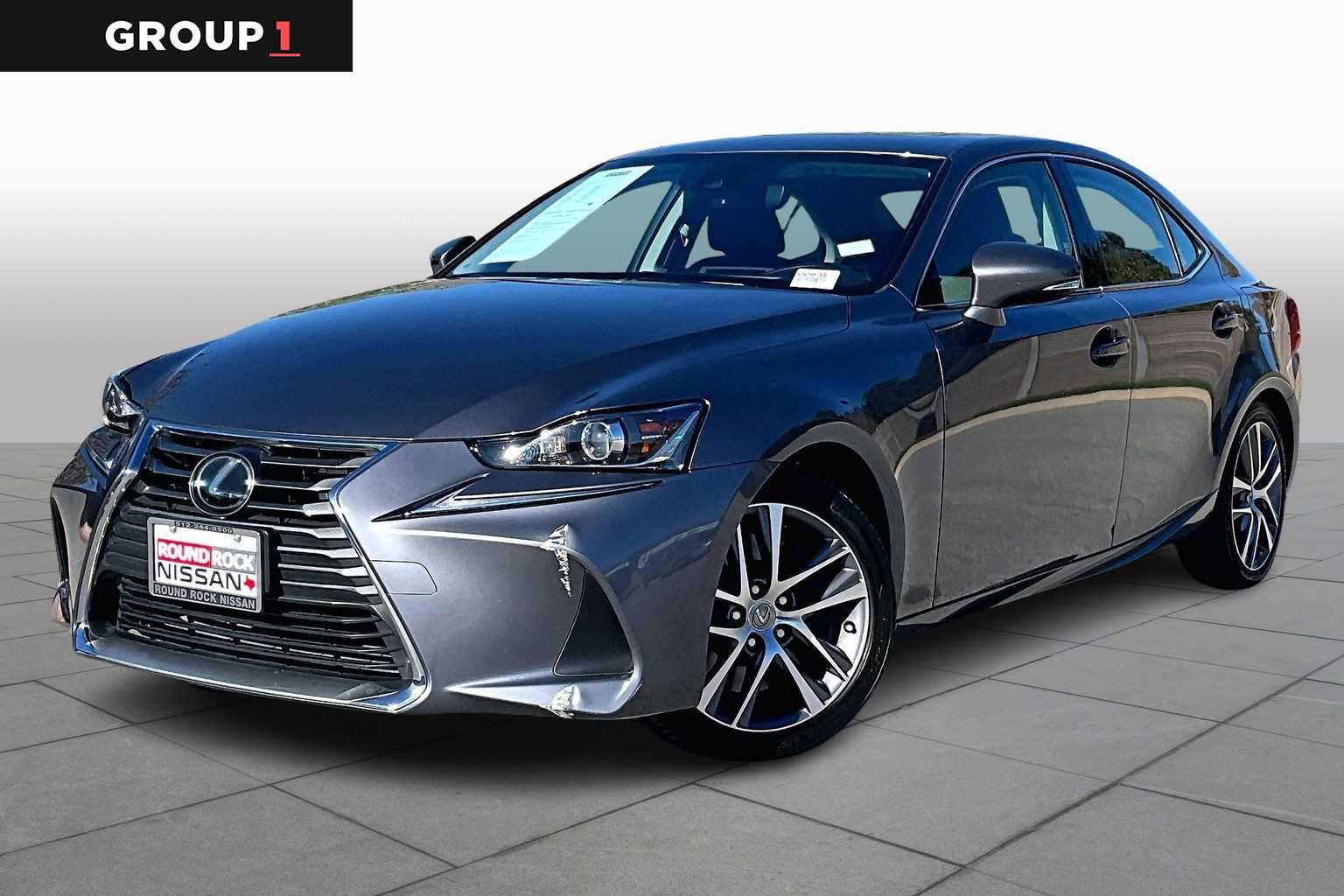 2019 Lexus IS 300's photo