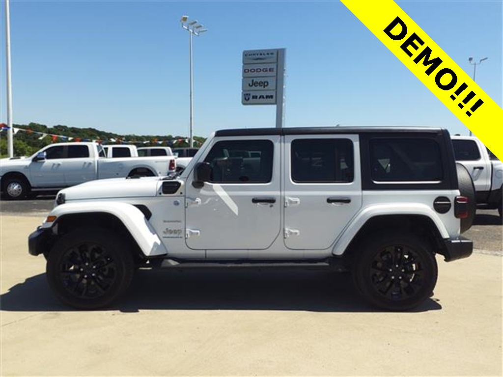 2023 Jeep Wrangler Sahara 4xe photo 4