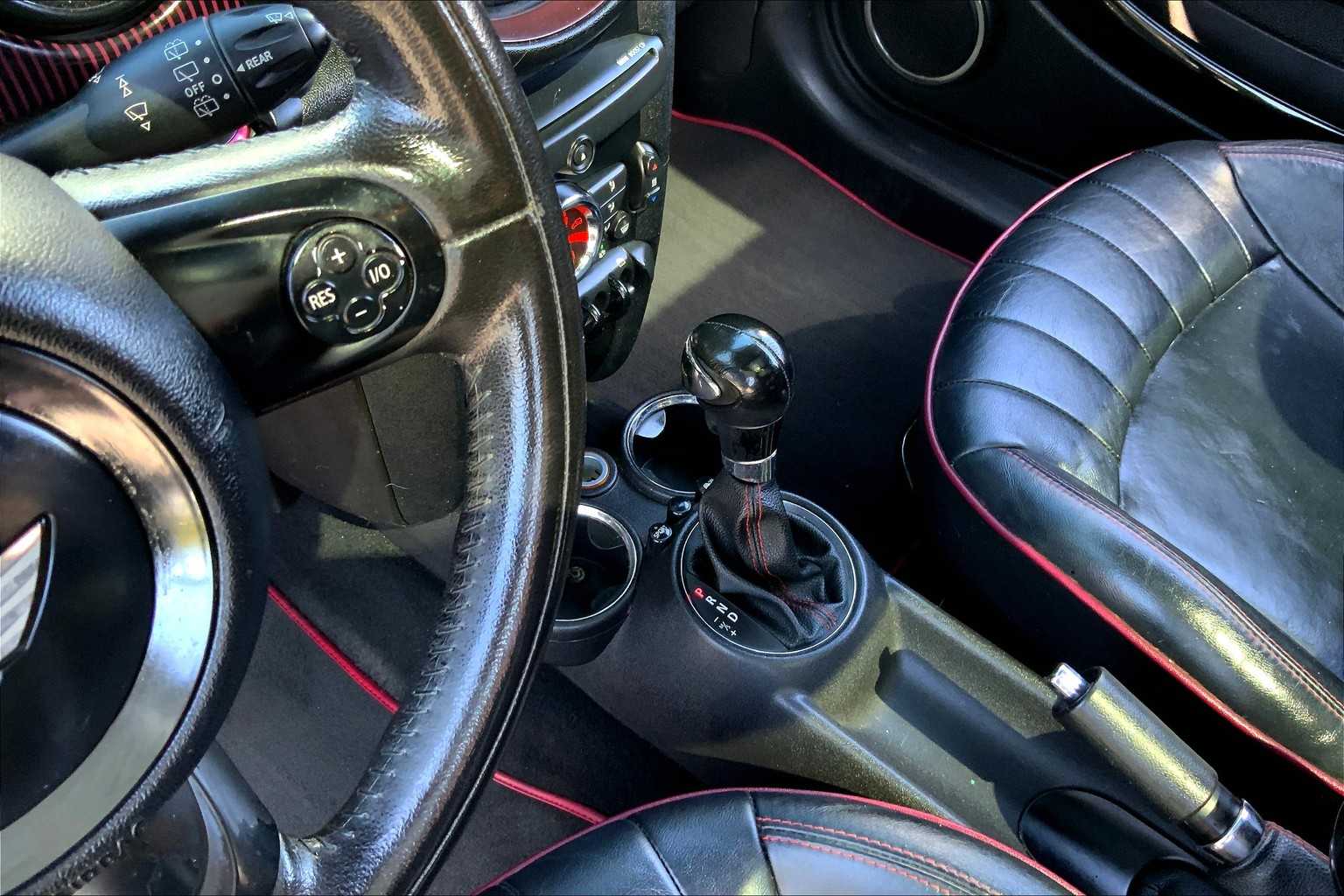 2012 Mini Clubman Base photo 12