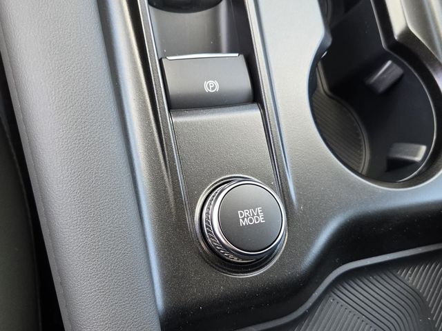 2025 Ford Explorer photo 16