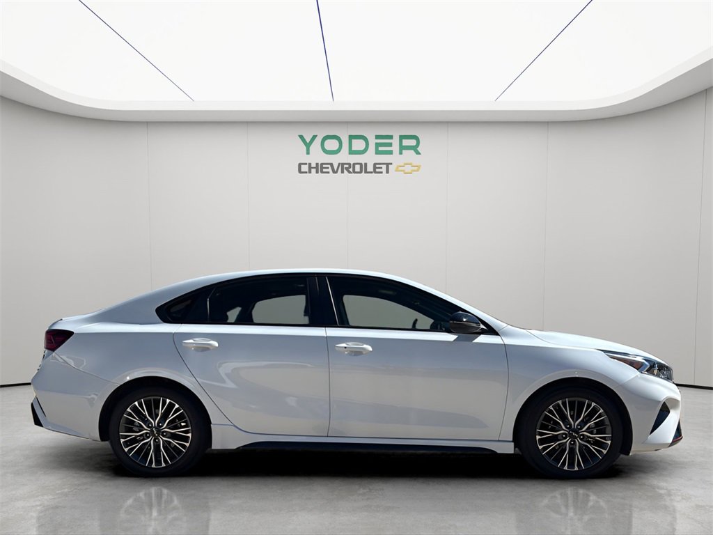 2024 Kia Forte GT-Line photo 4