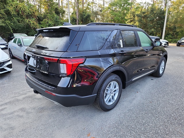2025 Ford Explorer photo 2