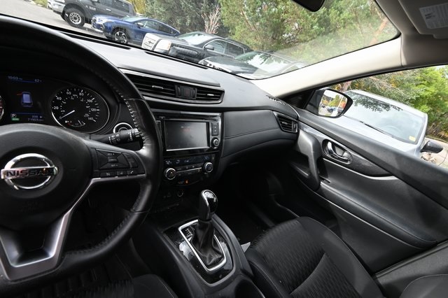 2018 Nissan Rogue SV photo 7