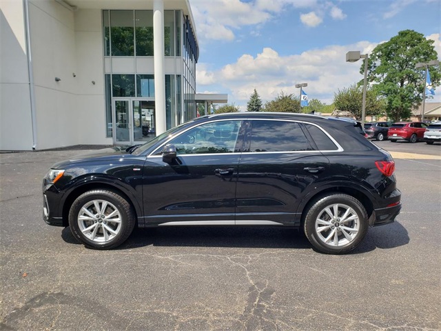 2021 Audi Q3 Premium S line photo 2