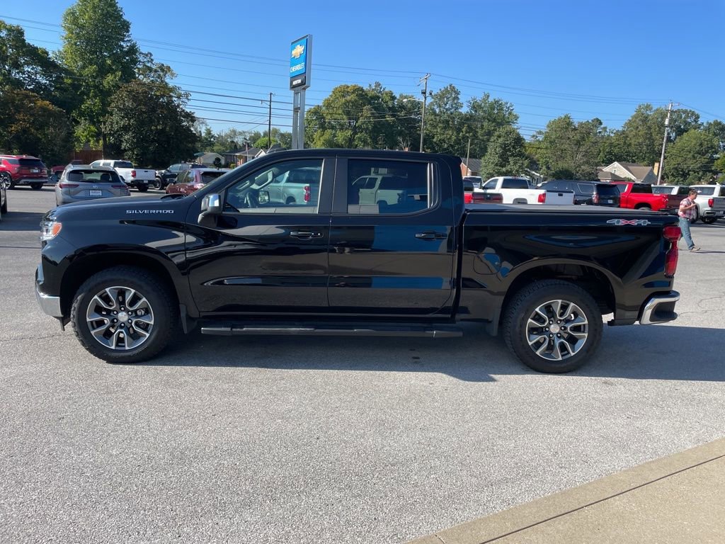 2023 Chevrolet Silverado 1500 LT photo 5