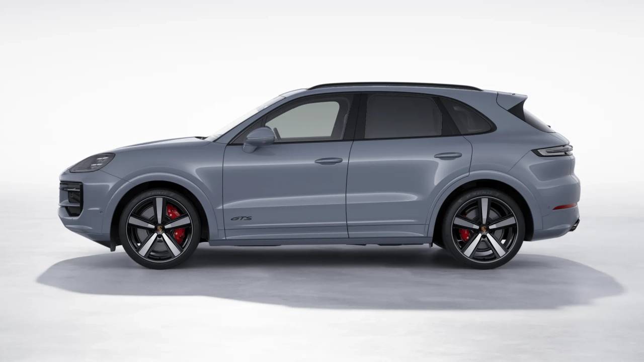 2025 Porsche Cayenne GTS photo 2