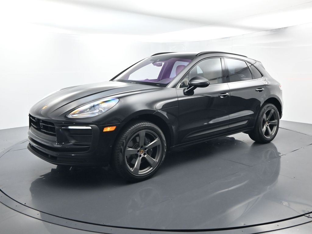 2025 Porsche Macan Base's photo