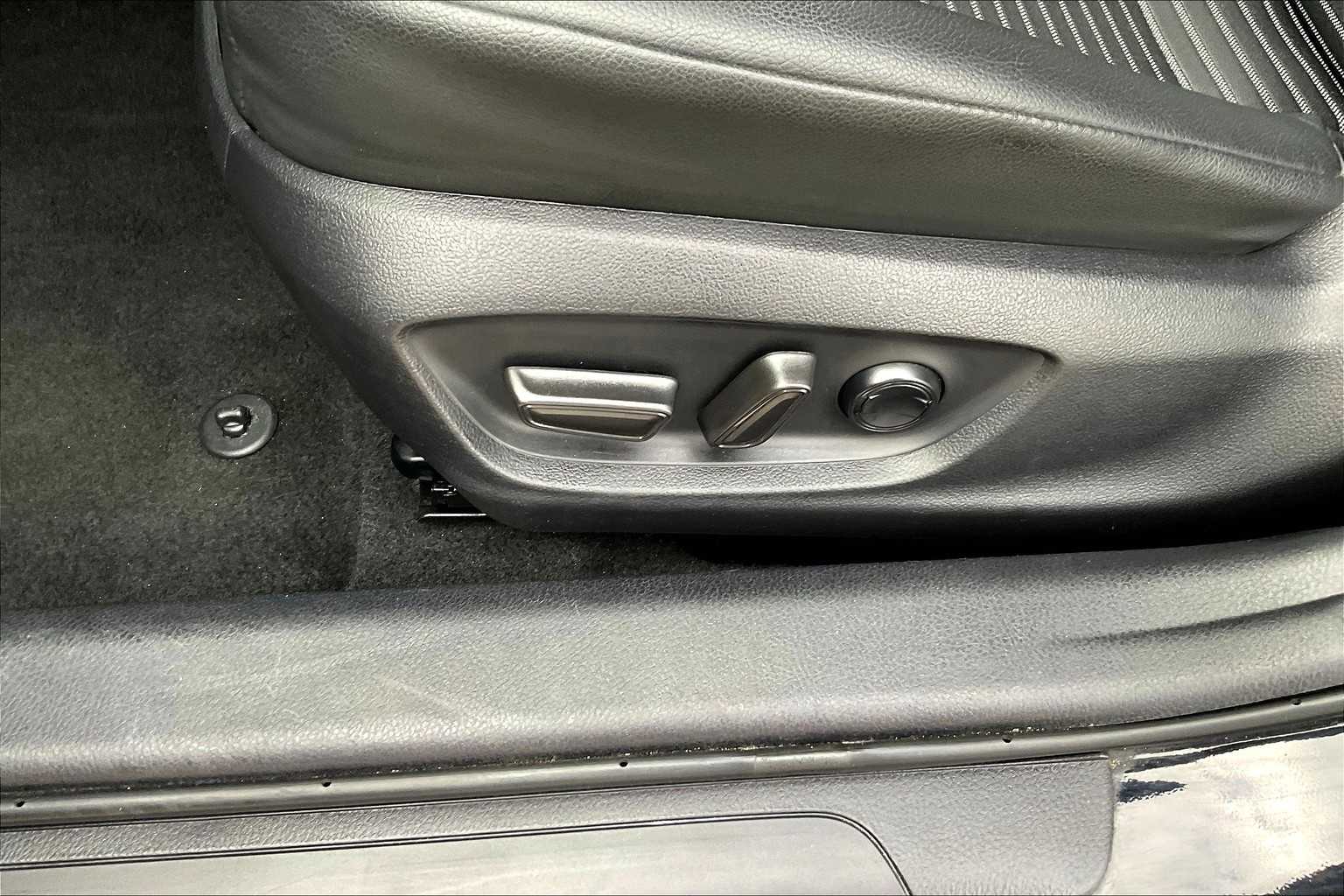 2024 Toyota Camry SE photo 28