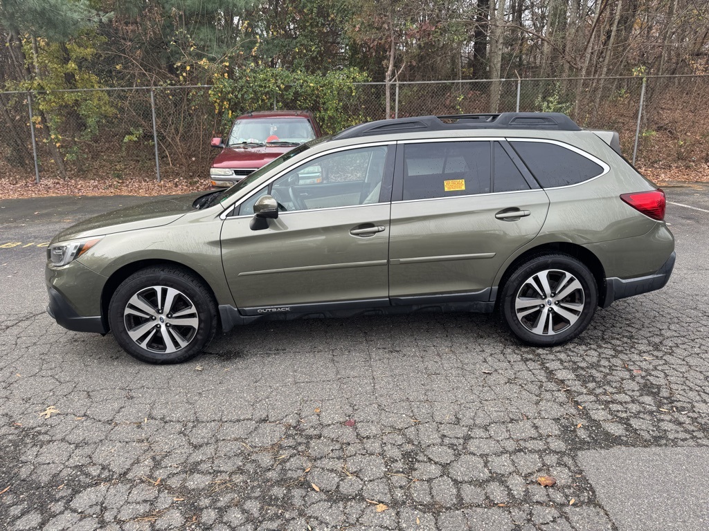 2018 Subaru Outback 3.6R Limited photo 3