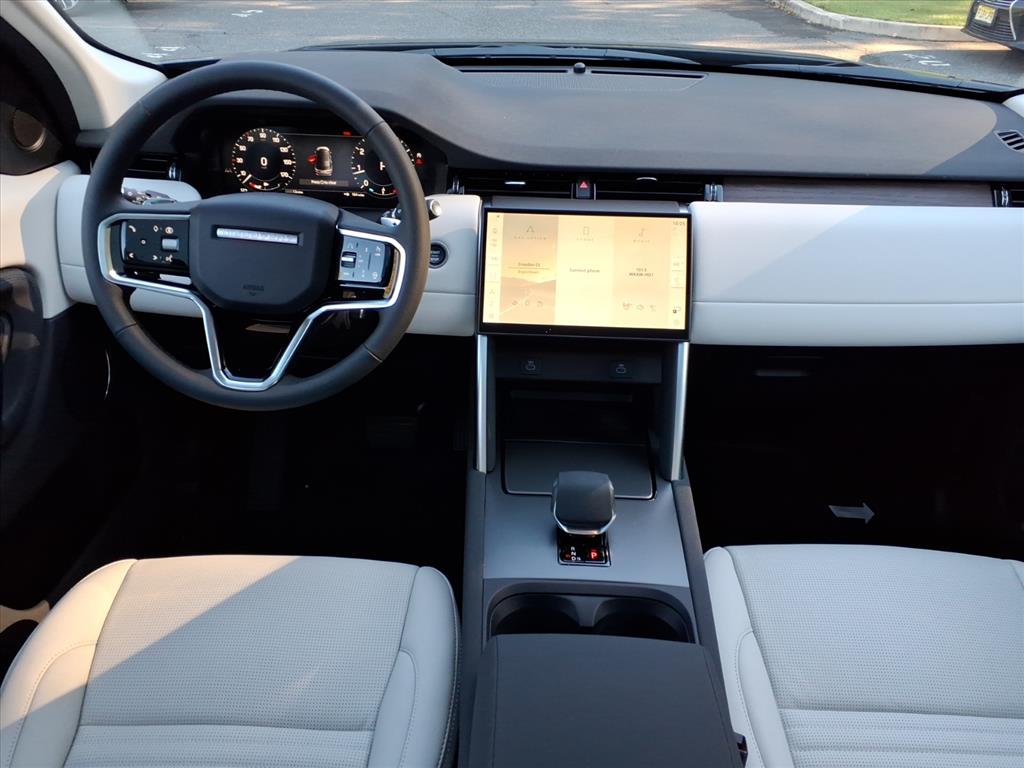 2025 Land Rover Discovery Sport S photo 2