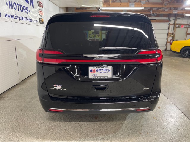 2026 Chrysler Pacifica photo 4