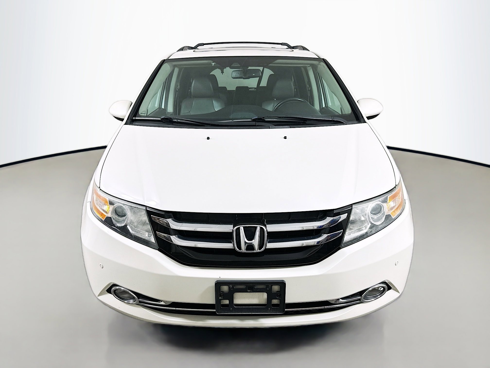2014 Honda Odyssey Touring photo 2