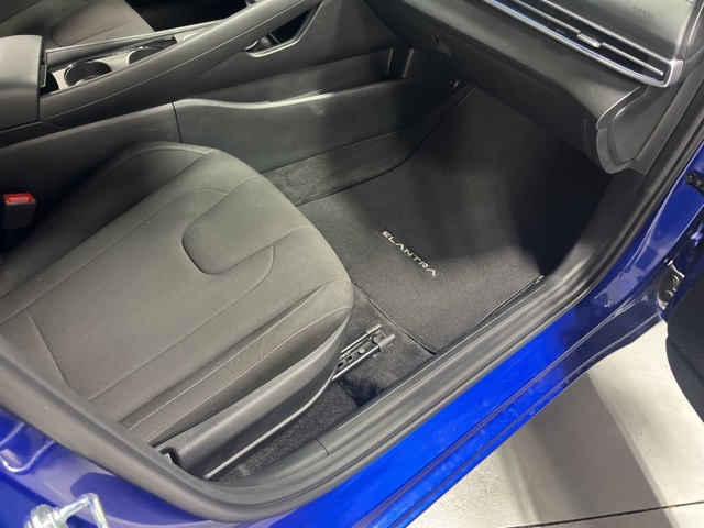 2025 Hyundai Elantra SEL Convenience photo 21