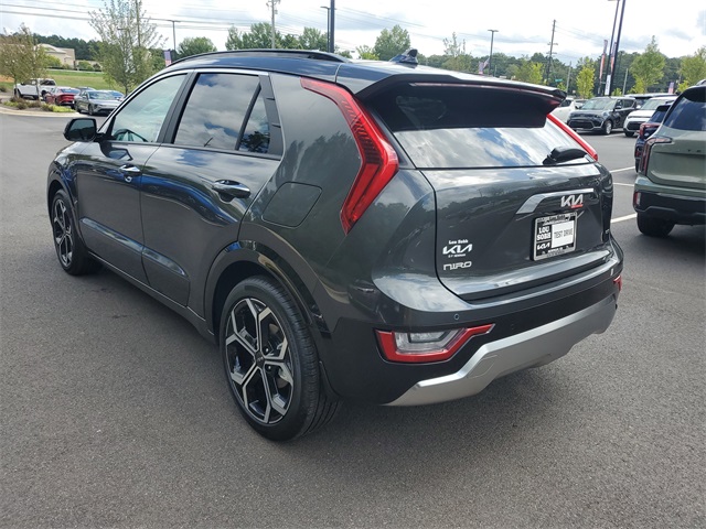 2025 Kia Niro Plug-In Hybrid SX photo 3