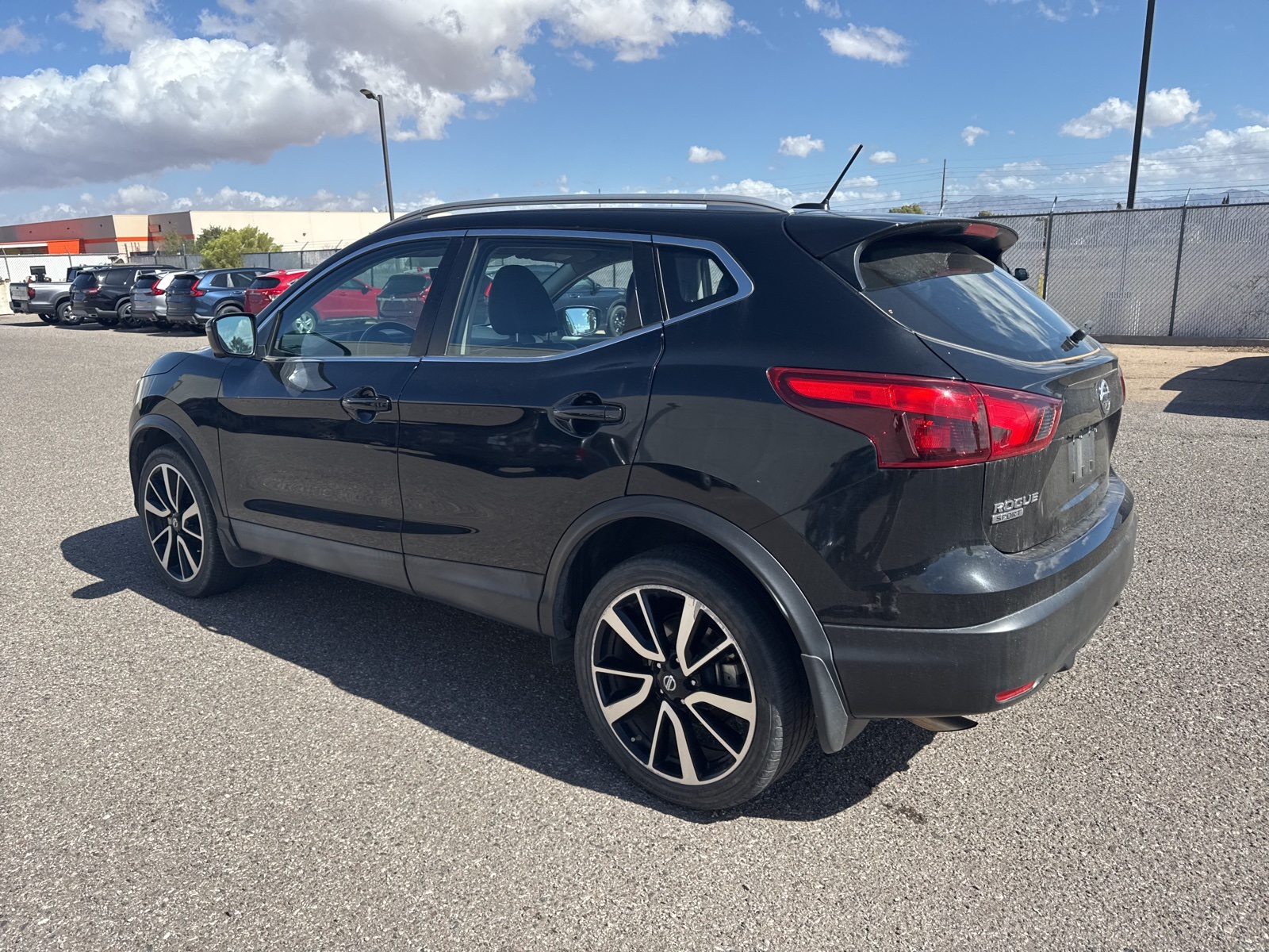 2017 Nissan Rogue Sport SL photo 3