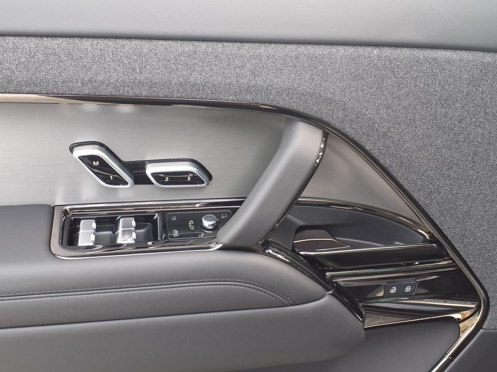 2025 Land Rover Range Rover Sport SE photo 10