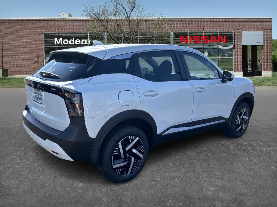 2025 Nissan Kicks SV photo 3