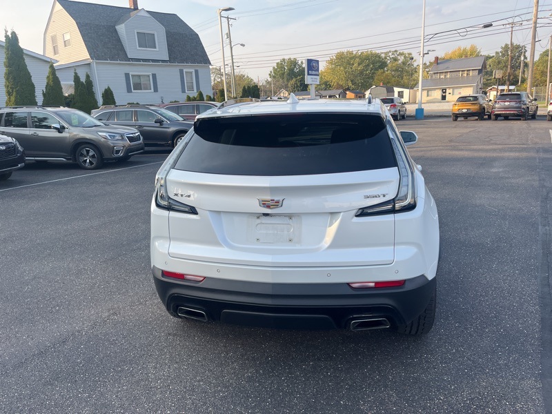 2020 Cadillac XT4 Sport photo 3