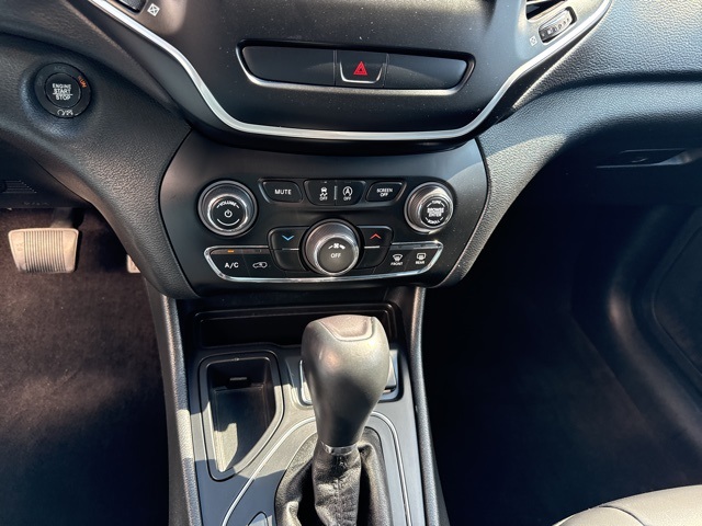 2019 Jeep Cherokee Latitude photo 18
