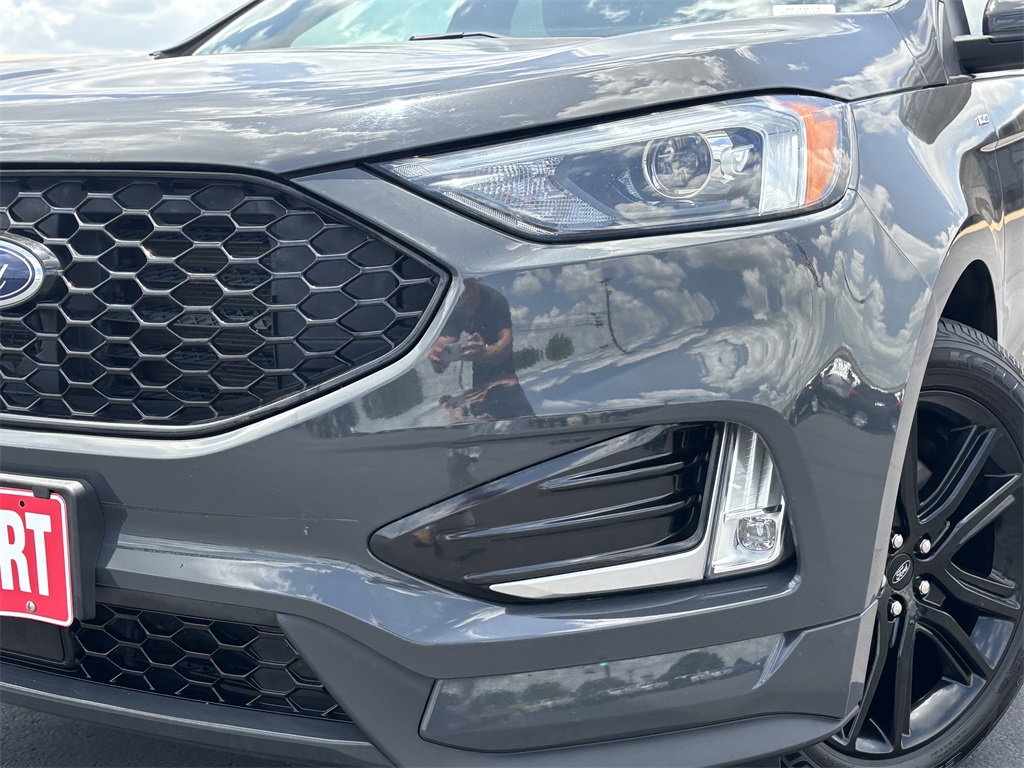 2021 Ford Edge ST photo 2