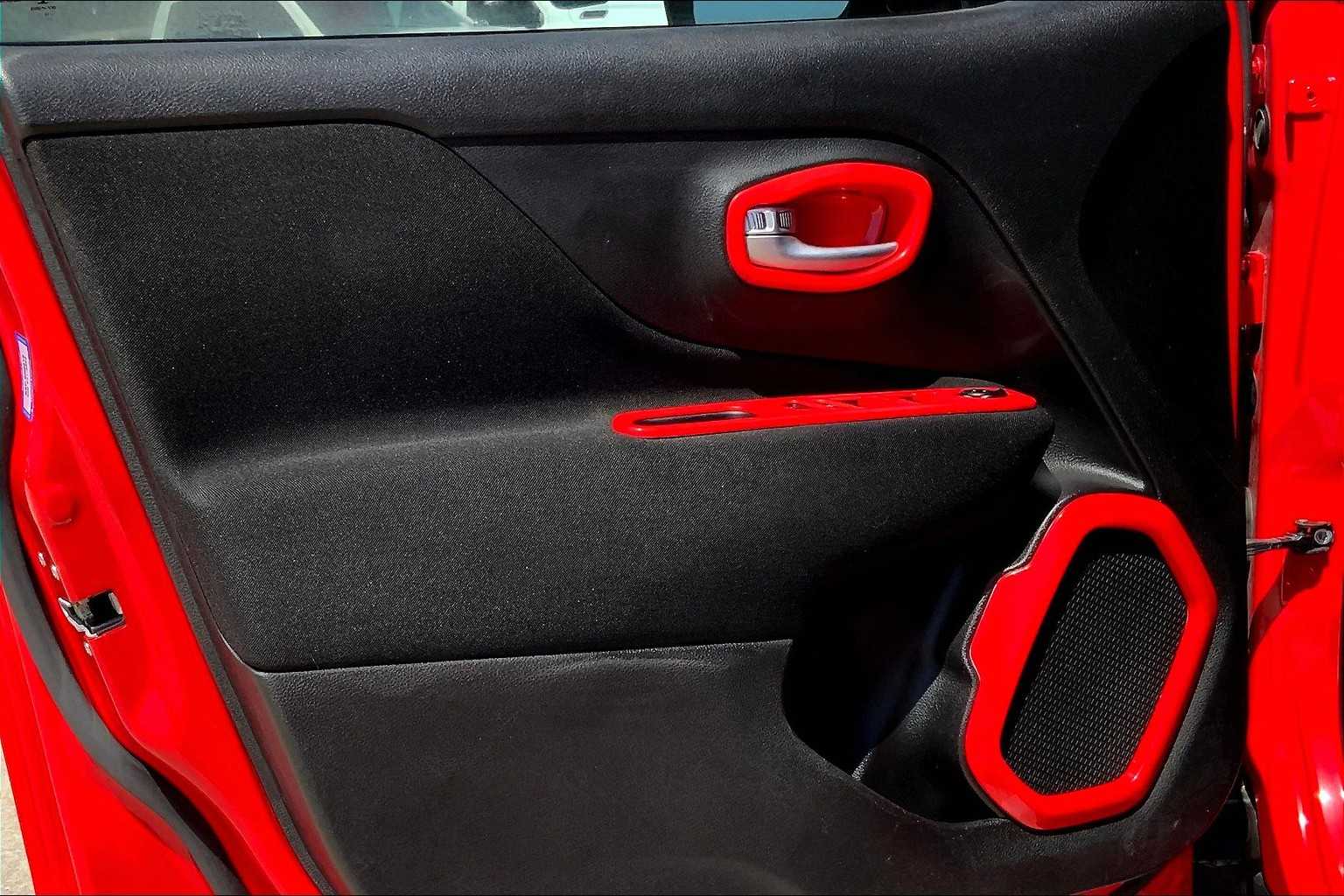2020 Toyota RAV4 LE photo 19