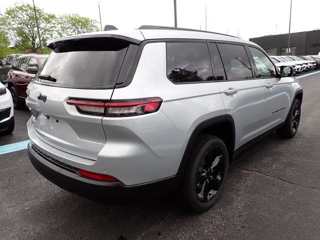 2025 Jeep Grand Cherokee Altitude X photo 4