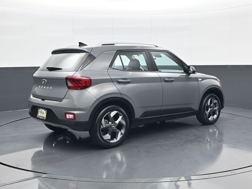 2021 Hyundai Venue SEL Denim photo 3