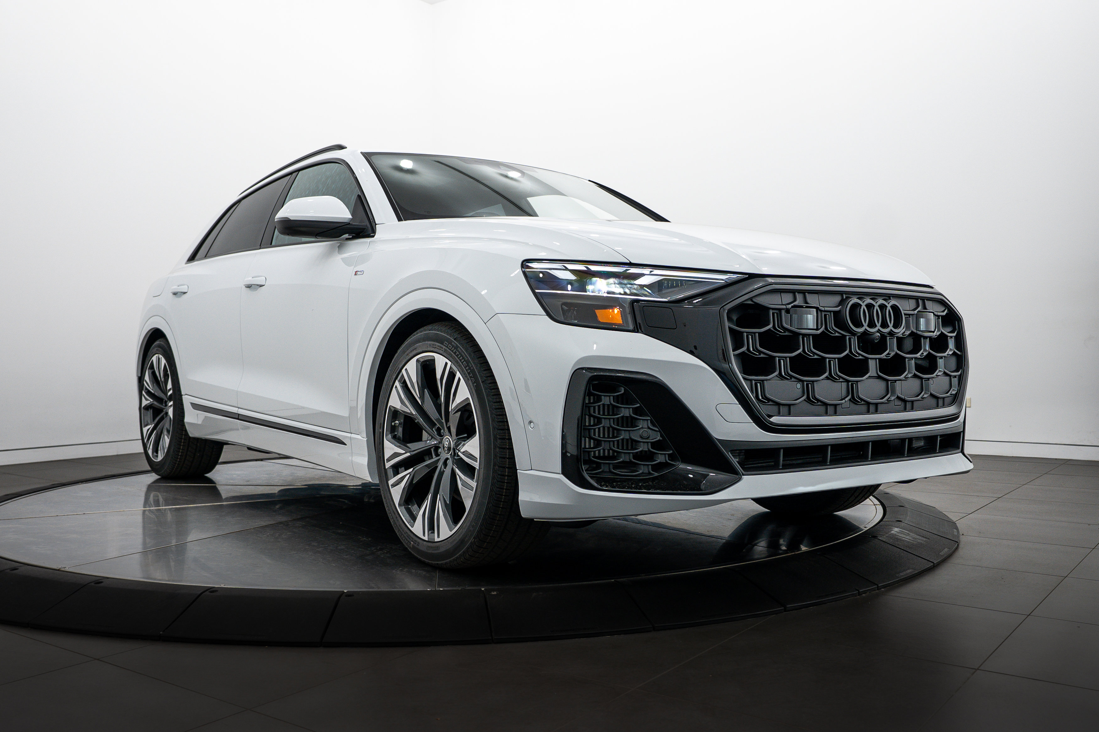 2026 Audi Q8 Premium Plus's photo